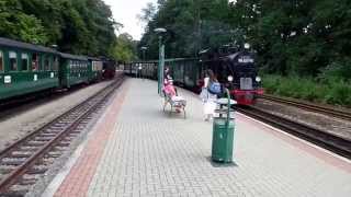 Zugkreuzung Bahnhof Binz  Rügensche Bäderbahn [upl. by Jacobo]