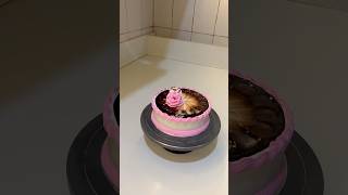 Simple cake decoration cake cakedecoratingtutorials ytshorts [upl. by Adnanref]