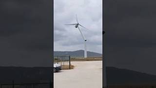 Molino de viento destruido por la fuerza de la naturaleza 🌬️ molino viento destrucción desastre [upl. by Paquito]