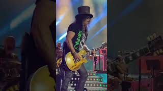 Pure Joy Axl’s Long Note amp Slash’s Bounce Light Up ‘Paradise City’ [upl. by Fogel]