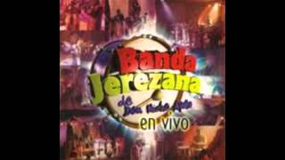 Banda JerezanaSeis pies abajoPaloma negra En vivo [upl. by Urana284]