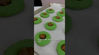 You HAVE to try these green cookies [upl. by Dorsey]