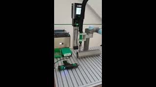 Fiam robot collaborativo avvitatore all opera [upl. by Oznola]