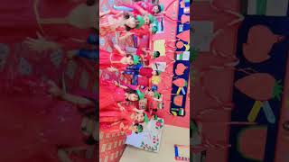 آہا ٹماٹر 🍅 بڑے مزےدار واہ ٹماٹر بڑے مزےدار ،little angels performance funny style preschool act [upl. by Anaiviv94]