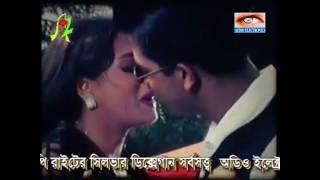 বুকের মাঝে লেগেছে আগুণ। Buker Maje Legeche Agun  Shakib Khan Popy  Bangla Movie Song [upl. by Gaiser]