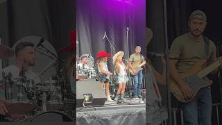 Taytum Oakley and Halston nailed it on stage with dad KylerFisher countrymusic twins shorts [upl. by Tadd]