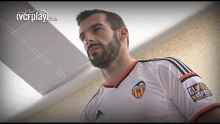 Valencia CF Álvaro Negredo y Filipe Augusto ya lucen la camiseta del VCF [upl. by Salman]