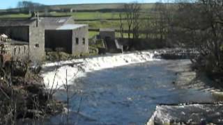 Archimedes Screw Plant at Bainbridge in Wensleydale [upl. by Ebbie]