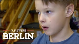 Angriff eines 5Jährigen Kind attackiert Erzieherin  Auf Streife  Berlin  SAT1 TV [upl. by Milka]