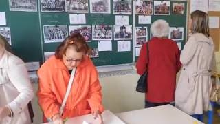 Un siècle de photos de classe à lécole primaire de Plaisance du Gers [upl. by Mulvihill]