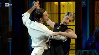 Il Valzer di Federica Pellegrini e Angelo Madonia  Ballando con le Stelle 12102024 [upl. by Mason]