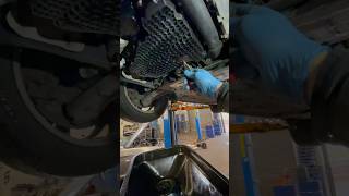 Easy oil drain 20 hdi Peugeotcitreon engines garage repair cars [upl. by Alyal]