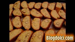 Cantucci la video ricetta della dellex pasticcere [upl. by Reg]