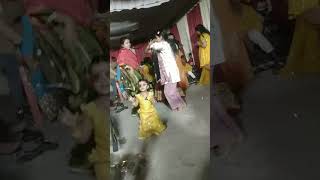 Choti si gudiya dekhiye kitna mast dance krrhi hi [upl. by Bartholemy970]