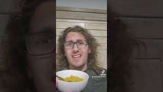 Cheese Club Macaroni and Cheese Review Aldi brand macandcheese foodreview foodie [upl. by Lledniuq]