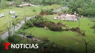 Tormentas eléctricas y fuertes vientos amenazan el Sureste  Noticias Telemundo [upl. by Lauri508]