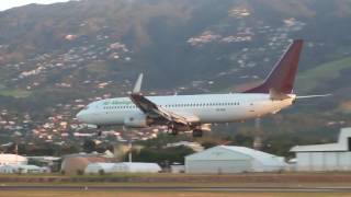 Air Madagascar Boeing 73786NWL 5REBA à St Denis de la Réunion RUN [upl. by Ximena651]