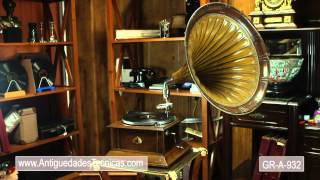 Antique His Masters Voice Horn Gramophone in Excellent Condition Great Britain 190510 [upl. by Gauthier]