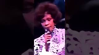 Whitney Houston quotGreatest Love Of Allquot quotSave The Dayquot Live In Miami 1993 whitneyhouston live love [upl. by Rush337]