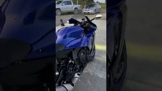 Yamaha R1 cross plane vs Cbr650r flat plane yzfr1 cbr650r cp4 yamaha honda [upl. by Duston]