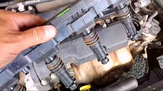 comment enlever le joint du cache culbuteur OPEL CORSA C 12 [upl. by Othello]