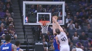 Kosta Koufos Stuffs Aron Baynes  011017 [upl. by Eninnaej165]