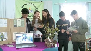 Educação ambiental alunos mostram projetos escolares [upl. by Fronia]