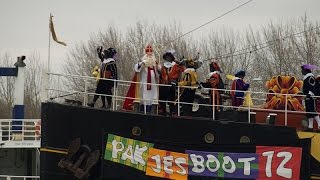 Sinterklaaslied Hij komt Hij komt [upl. by Novhaj]