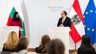 Pressekonferenz mit Außenminister Schallenberg und der bulgarischen Außenministerin Gabriel [upl. by Eelinnej]