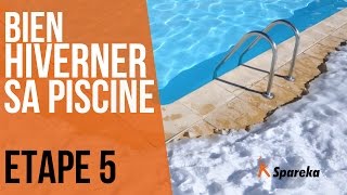 Hivernage de la piscine  Etape 5  verser les produits dhivernage [upl. by Haynor]