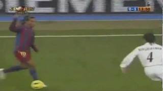 Real Madrid 0 x 3 Barcelona  Ronaldinhos first goal [upl. by Derzon28]