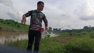 Tengah Mancing Nampak Penunggu Sungai [upl. by Bonni]