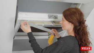 Vervanging van ventilatiefoam van de ventilatieklep op een VELUX dakraam V22 [upl. by Aihsot552]