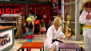 Disney Channel España  Cara a Cara Buena Suerte Charlie vs Austin y Ally [upl. by Nawiat998]