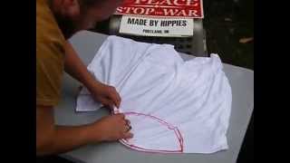 How To Tie a Peace Sign Tie Dye Pattern [upl. by Iinde]