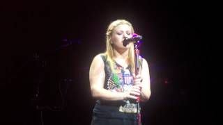 Kelly Clarkson Fan Request Charlotte quotFade Into Youquot  Mazzy Star cover 09122012 [upl. by Louise570]