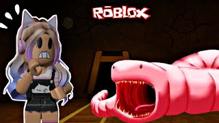 FUJA DA MINHOCA ASSUSTADORA QUE COME JOGADORES NO ROBLOX Roblox  Wormy [upl. by Beauregard402]