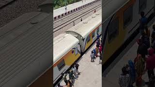 MEMU Train no05196 PRAYAGRAJ Rambag to Banaras [upl. by Airdnahc642]