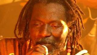 TIKEN JAH FAKOLY  Les Martyrs  PARIS LA CIGALE 20012011  BONNE QUALITÉ HQ [upl. by Marigolda]