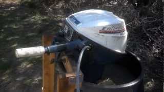 1969 9922S Evinrude 95HP after service [upl. by Atsillak]