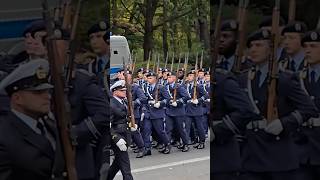 Einmarsch der Ehrengarde der Bundeswehr 🦅🇩🇪wachbataillon militär soldaten marschmusik garde [upl. by Damaris]