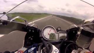 moto a mais de 300kmh em estrada [upl. by Ainnos]