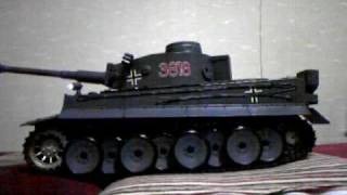 Heng Long RC Tiger1 Tank タイガー戦車 Indoor test1 [upl. by Ettedanreb]