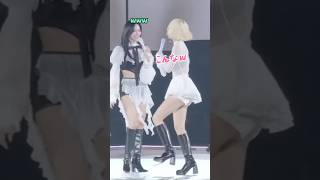 ライブ中に靴底が取れてパカパカになってしまったももりん【MISAMOTWICE】twice momo misamo sana mina モモ サナ ミナ ミサモ [upl. by Kcirderf]