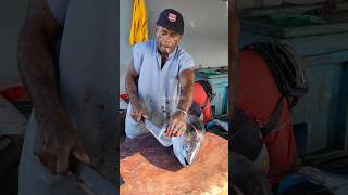 Amazing expert at cutting tuna while smoking tuna seafood fish streetfood [upl. by Pepita655]