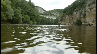 Tourisme fluvial et pêche sur le Lot  Reportage RTBF [upl. by Ahsemik]