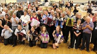 Gala daccordéon de Martiel 2017  La photo avec les accordéonistes [upl. by Acinej]