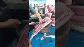 Filleting fresh tuna fyp mukbang food fish tuna tunacuttingskills delicious yummy [upl. by Frasquito770]