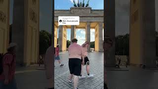 OBERKÖRPERFREI AM BRANDENBURGER TOR  EHRENMANNRIUS [upl. by Noevart876]