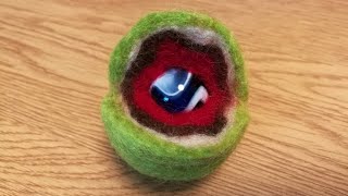 Filzen für Anfänger Zauberstein Ball filzen ganz einfach  wet felting ball tutorial [upl. by Retsbew]